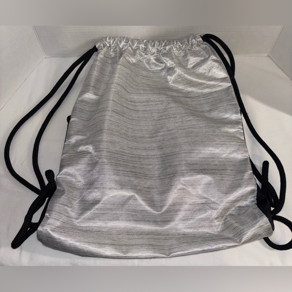 Adidas Drawstring Sack - Picture 2 of 9